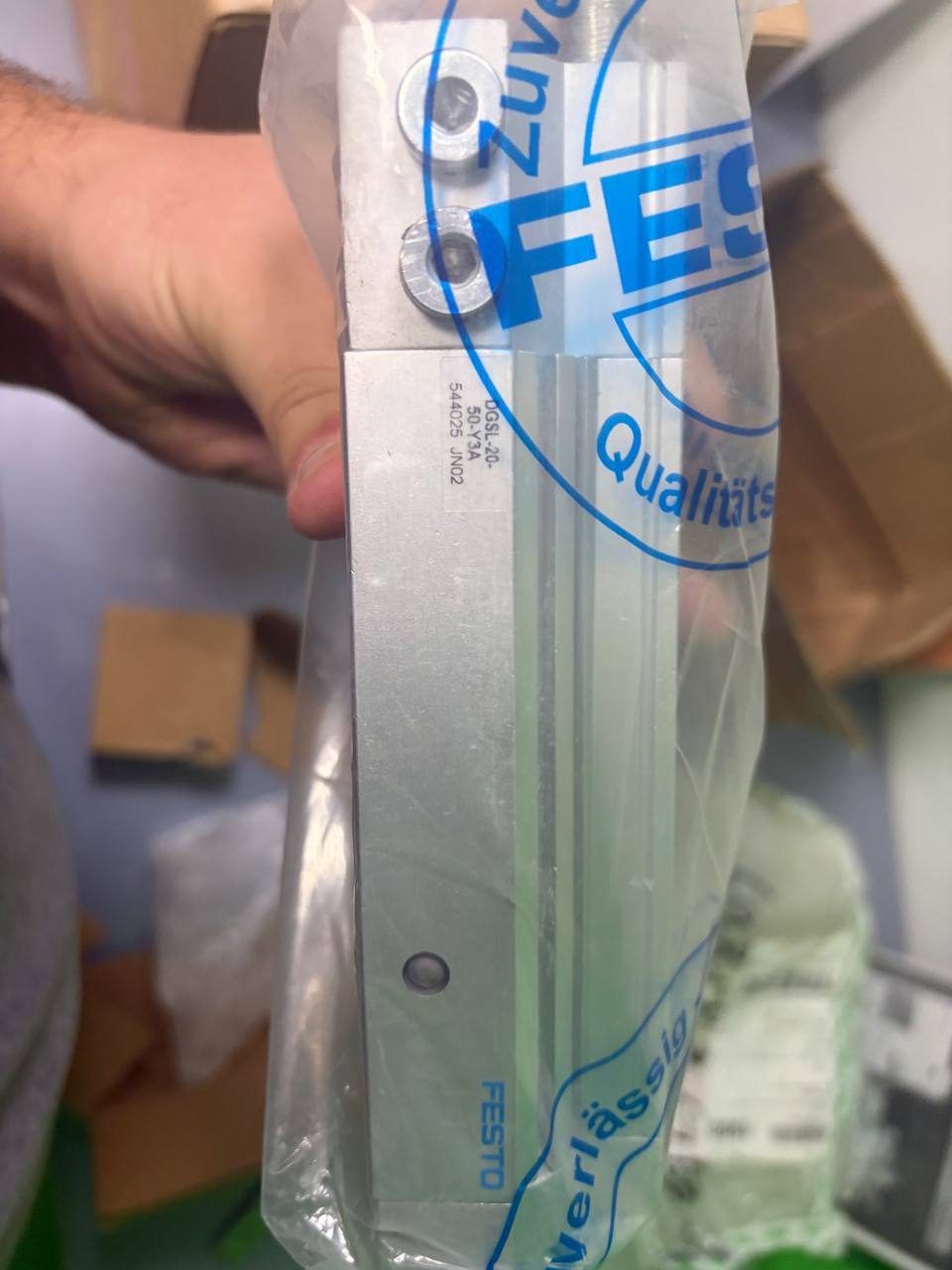 Мини-суппорт Festo DGSL-20-50-Y3A — заводская маркировка