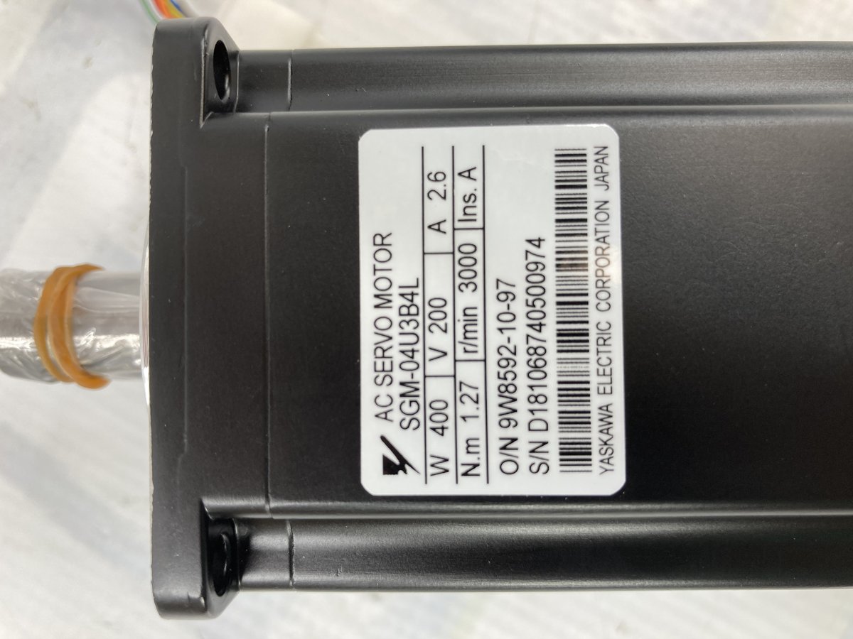 Серводвигатель Yaskawa SGM-04U3B4L